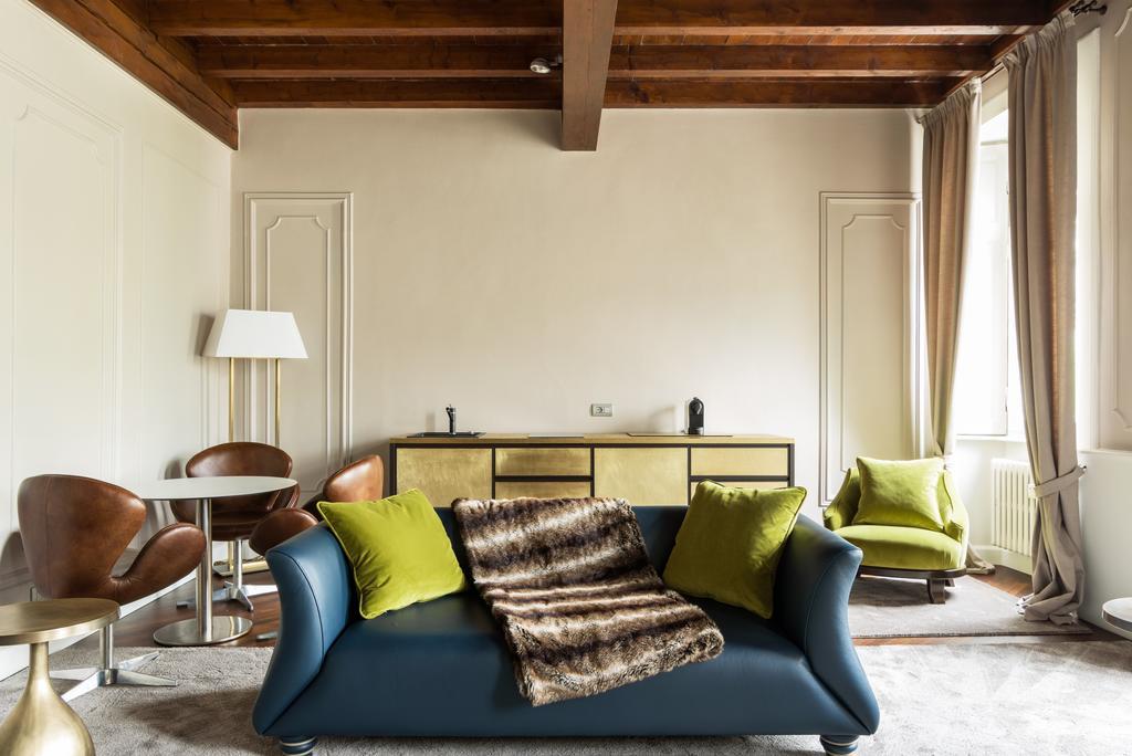 Piazza Cavour - Luxury Lake View Apartment Como Luaran gambar