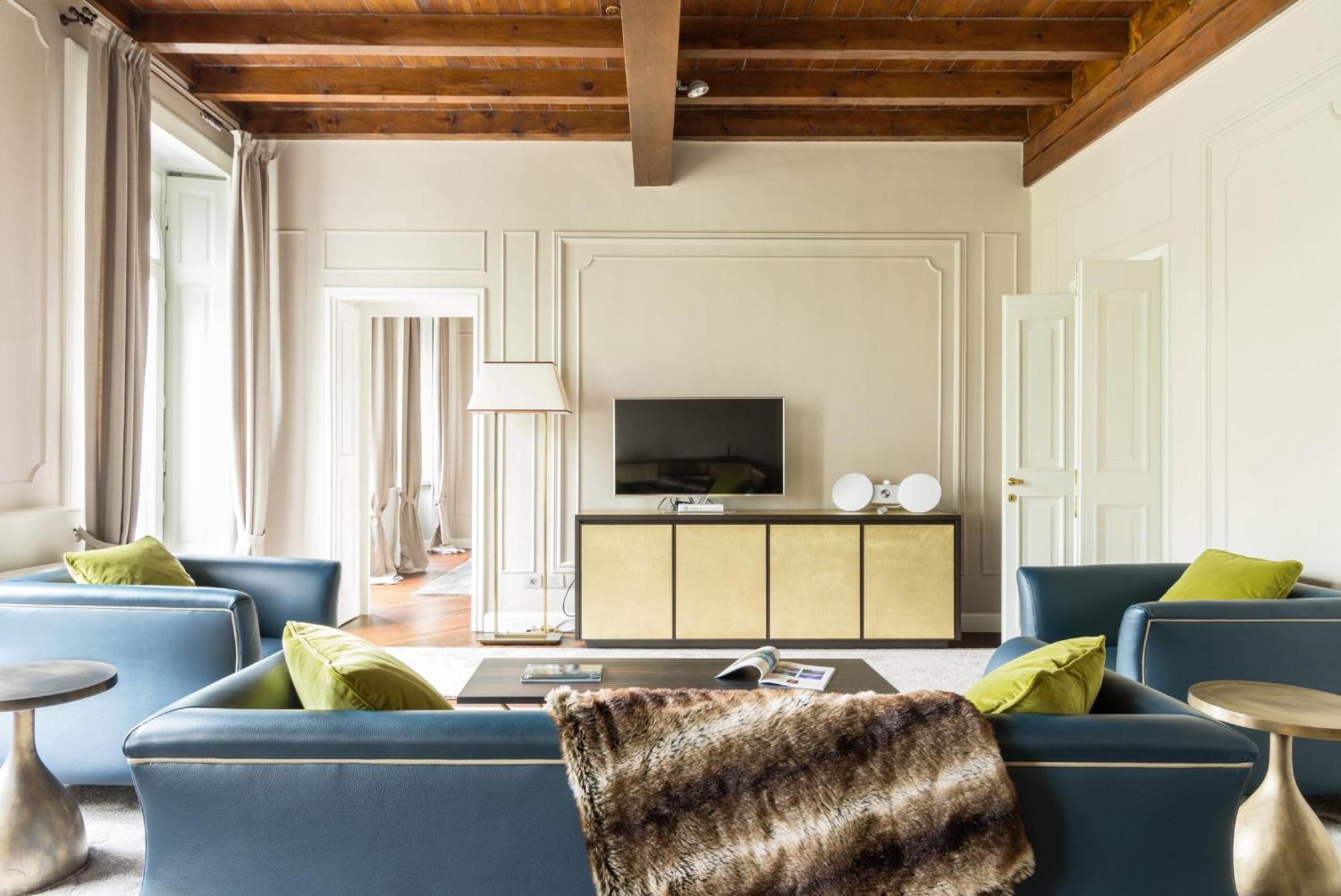 Piazza Cavour - Luxury Lake View Apartment Como Luaran gambar